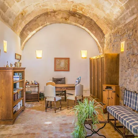 Holiday home Historical House Mallorca Pool Wifi Airconheat